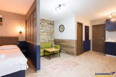 Apartament cu trei unitati locative, baie si bucatarie fiecare, central, Brasov - Brasov