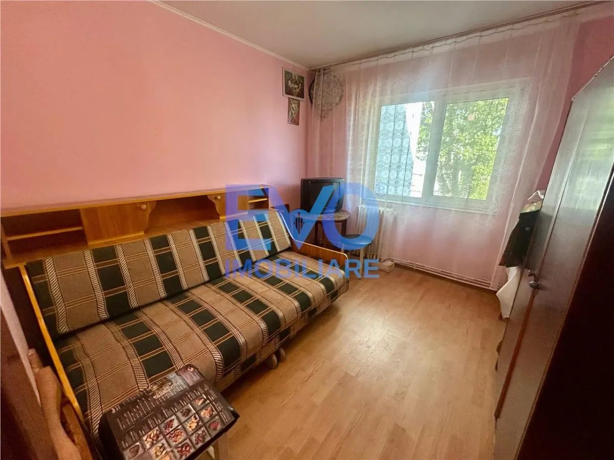 APARTAMENT 3 CAMERE DE VANZARE, ZIMBRU - foto 1