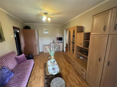 Apartament cu 2 camere, zona Rogerius - foto 2