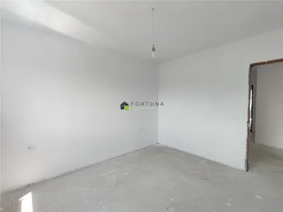 Casa noua, singur in curte - Izvor - foto 18