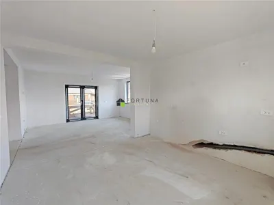 Casa noua, singur in curte - Izvor - foto 6