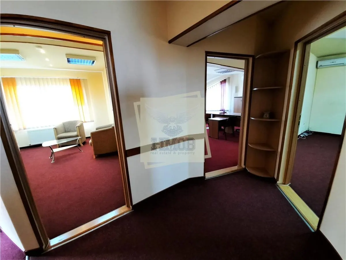 Spatiu birouri 5 camere 2 bai in zona centrala - foto 14
