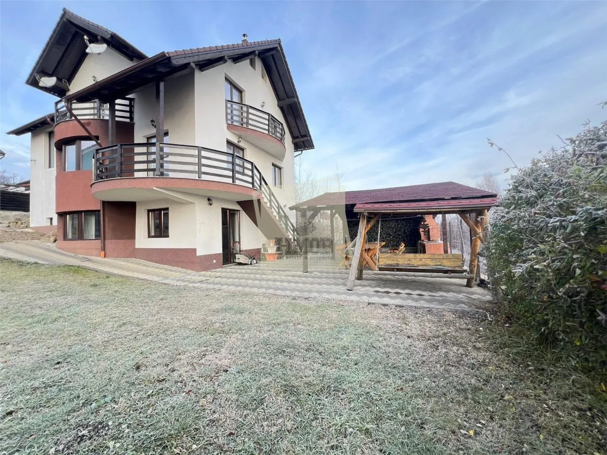 Casa  260 mpu 7 camere 5 bai filigorie teren 500 mp Selimbar - foto 1