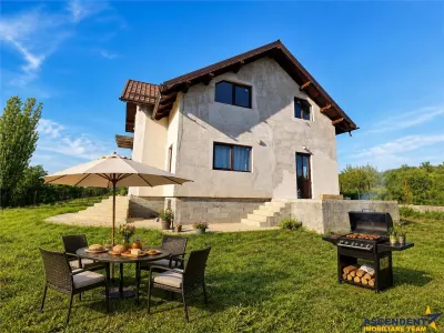 Casa noua Persani, 2022, panorama, design elegant, echipata, 1.532 mp teren - foto 6