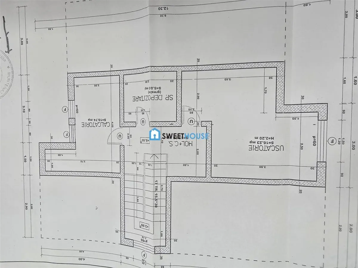 Oportunitate de investitie  2 case  in aceeasi curte Fagaras Zona Centrala - foto 13