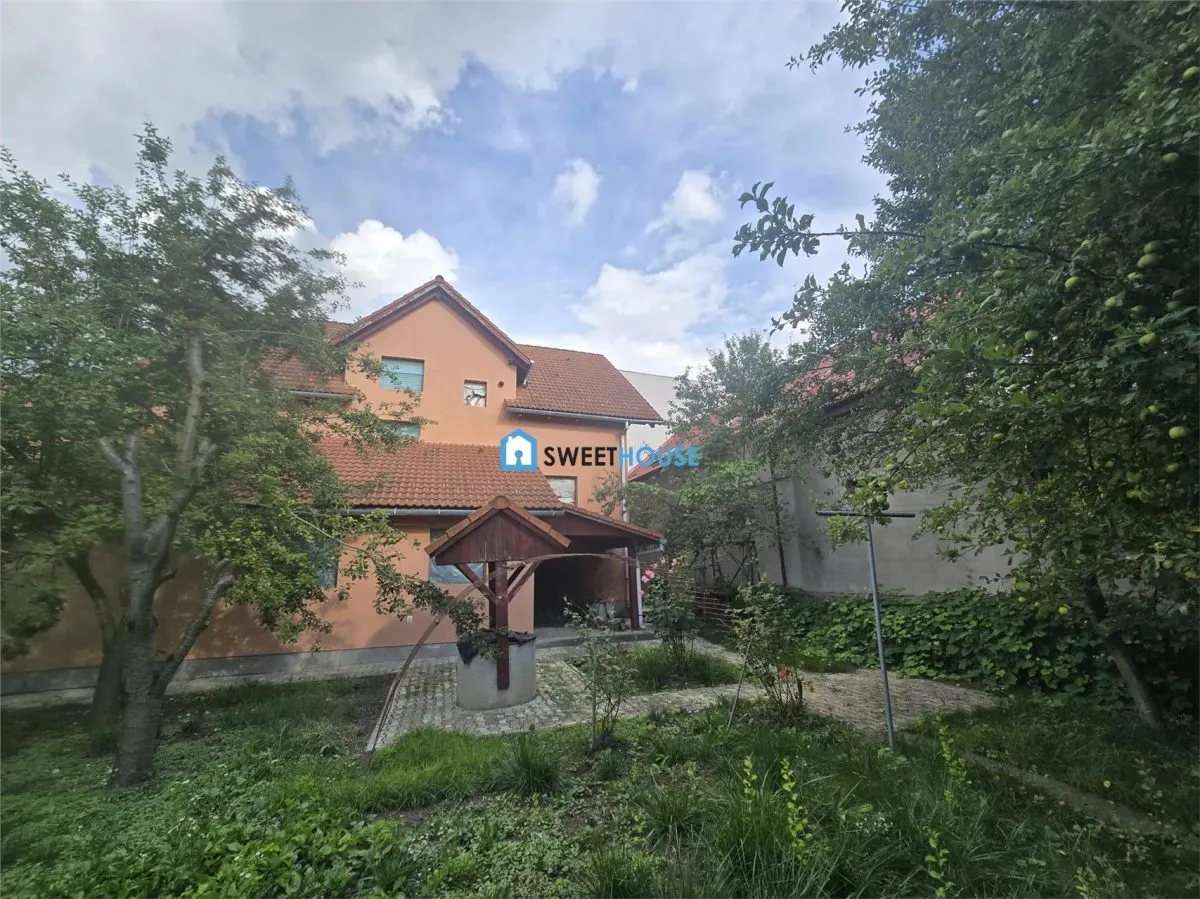 Oportunitate de investitie  2 case  in aceeasi curte Fagaras Zona Centrala - foto 3