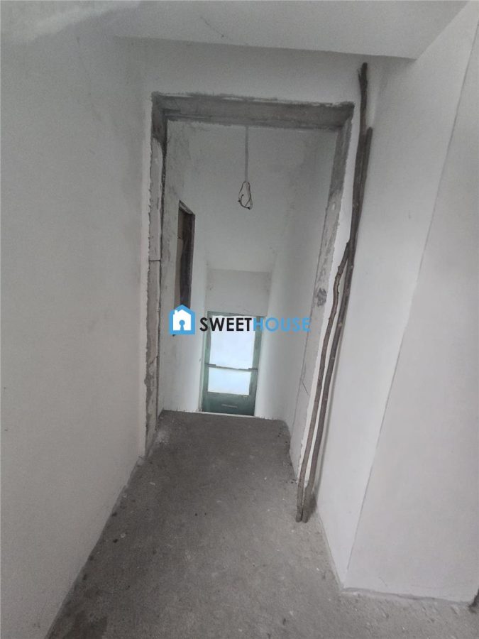Oportunitate de investitie  2 case  in aceeasi curte Fagaras Zona Centrala - foto 22
