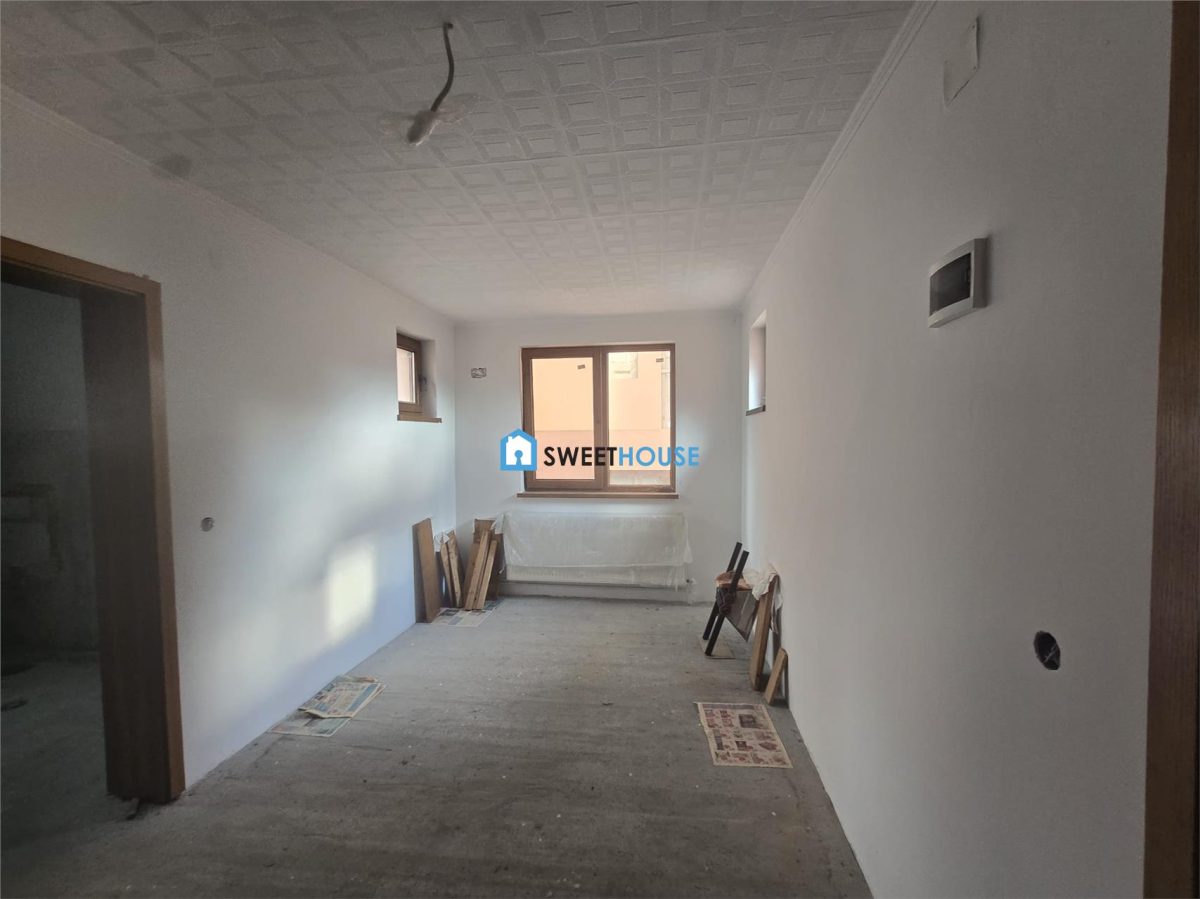 Oportunitate de investitie  2 case  in aceeasi curte Fagaras Zona Centrala - foto 23