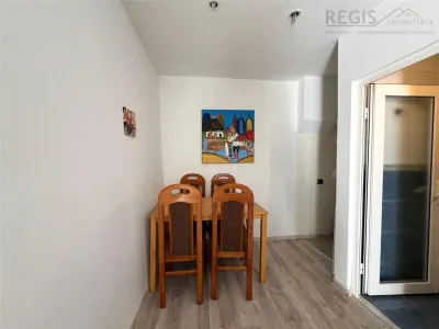 Garsoniera spatioasa cu curte - de vanzare - Centrul istoric - foto 5