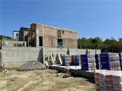 Case tip duplex de vanzare, 101 mp utili, 230 mp teren, in Corunca - foto 2
