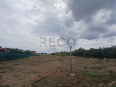 RECO Teren intravilan in Santandrei strada Macului - foto 4