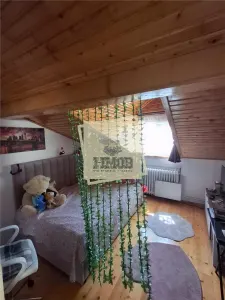 Apartament la casa 78 mpu pivnita| curte si parcare zona Sub-Arini - foto 2