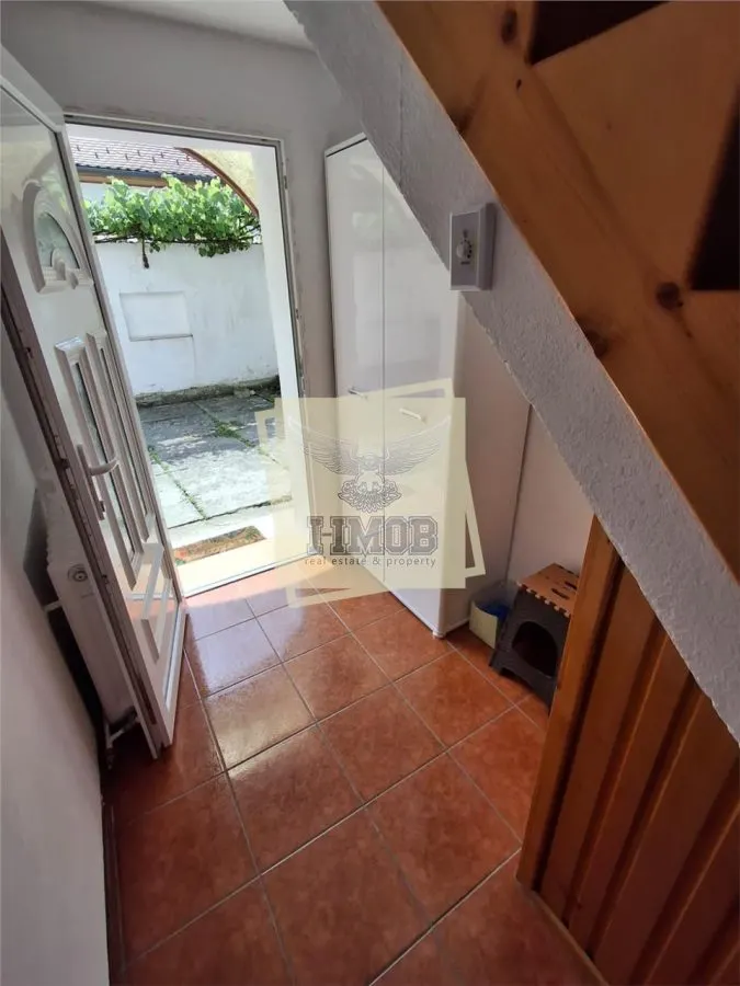 Apartament la casa 78 mpu pivnita| curte si parcare zona Sub-Arini - foto 16