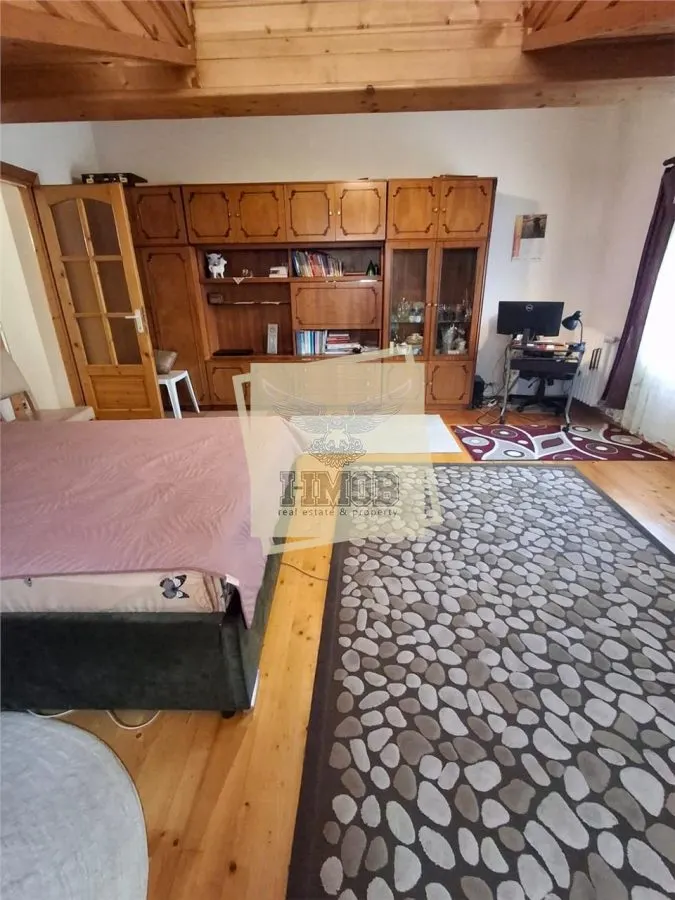 Apartament la casa 78 mpu pivnita| curte si parcare zona Sub-Arini - foto 4