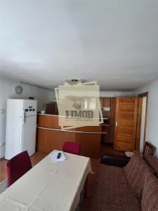 Apartament la casa 78 mpu pivnita| curte si parcare zona Sub-Arini - foto 8