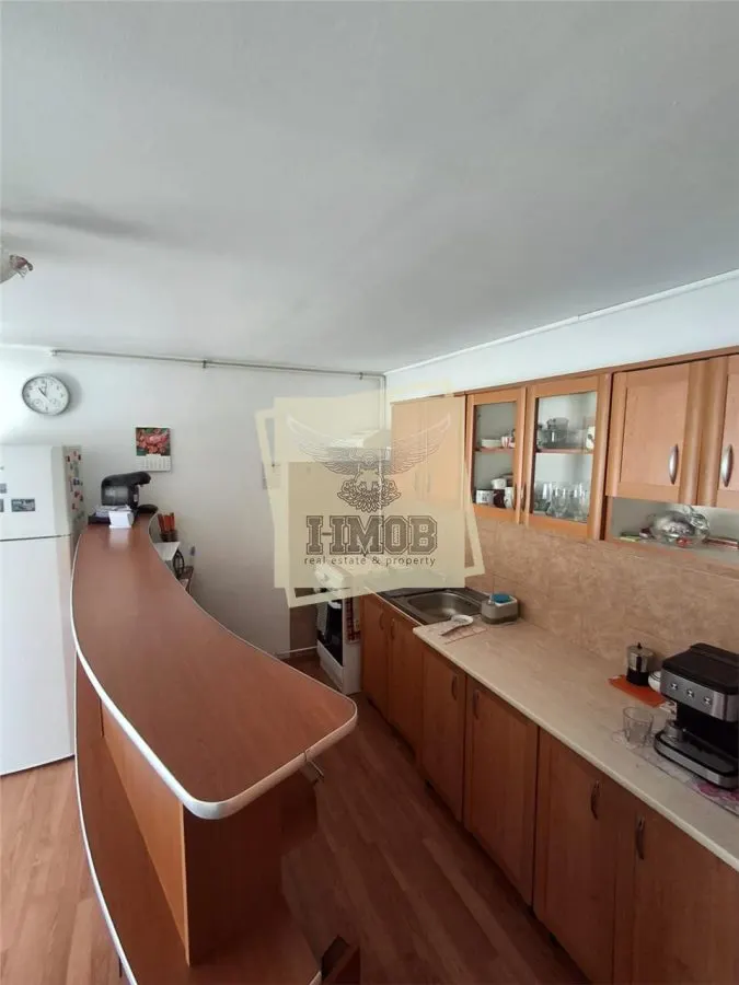 Apartament la casa 78 mpu pivnita| curte si parcare zona Sub-Arini - foto 9