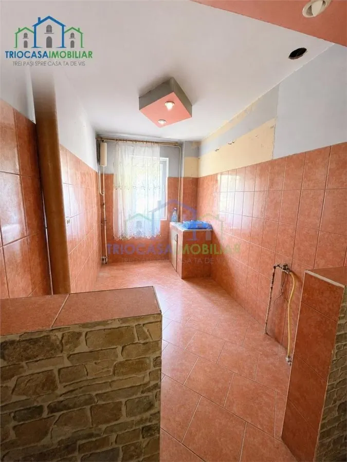 Apartament 3 camere Rovine - foto 3