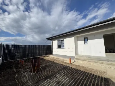 VANZARE CASA PARTER  LA CHEIE | STRADA ASFALTATA | ALEGERE FINISAJE INTERIOARE - foto 4