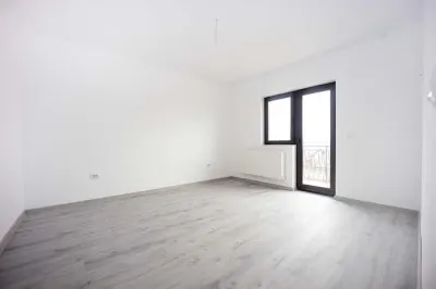 Capat CUG  INTABULAT 1 camera D 32 mp   parcare inclusa Lunca Cetatuii - foto 3