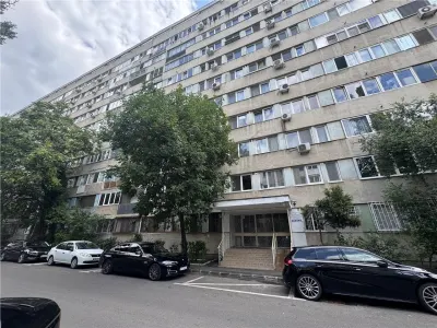 Vanzare apartament 3 Camere Uverturii  Militari - Necesita Renovare - Bucuresti