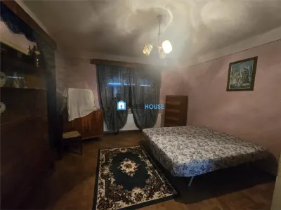 Casa cu trei camere in zona centrala teren generos - foto 15
