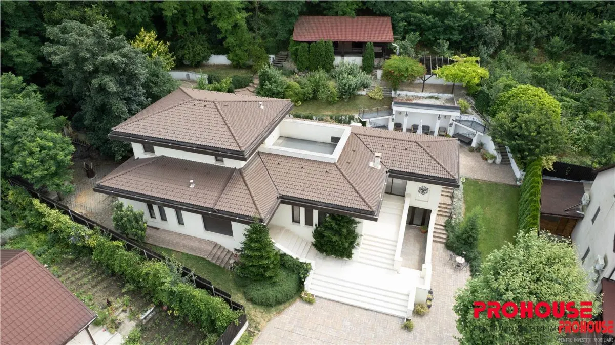 ELEGANTA FARA COMPROMIS | RESEDINTA EXCLUSIVISTA IN BACAU | 424 MP CONSTRUITI | TEREN 1.336 MP - foto 8