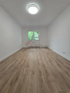 Vanzare apartament 3 camere decomandat 2 bai - renovat complet - foto 2
