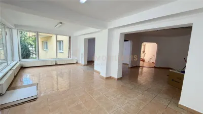 Spatiu comercial de inchiriat, zona Republicii - foto 2