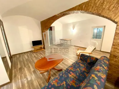 Apartament la vila 82 mp utili 2 camere 2 bai in Parcul Sub Arini - foto 3