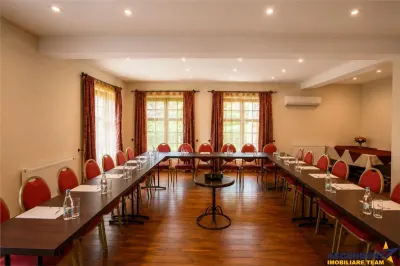 Hotel boutique:restaurant,spa,domeniu de 4.300 mp,5 minute de Castelul Bran,oportunitate premium HoReCa - foto 13