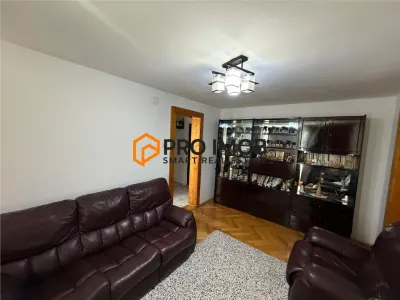 Apartament 4 camere cf 3 semidecomandat zona Micro 5 - Buzau