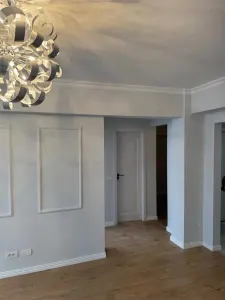 Vanzare apartament 3 camere | ultracentral Parc Cismigiu | etaj 7/8 | renovat integral nou | bl 1960 | centrală proprie | impecabil | - Bucuresti