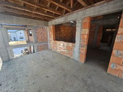 Vila la rosu de vanzare in Breazu - foto 8