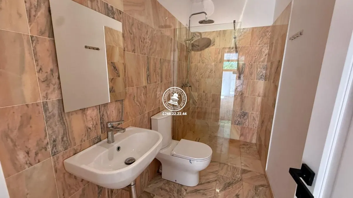 Casa de vanzare in centru - foto 15