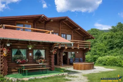 Resedinte montane,mobilate,echipate, jacuzzi,piscina,pretios areal,Sambata de Sus. - foto 3