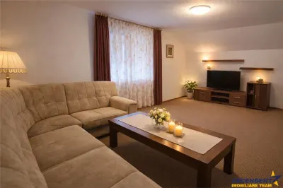 Vila cu 5 camere si garaj propriu, Centrul Istoric/ Drumul Poienii, Brasov - Brasov