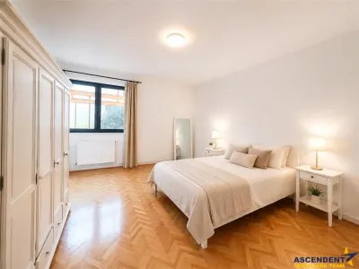 O casa altfel: stil vintage, curte proprie si 2 locuri de parcare -Brasov Central - foto 6