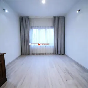 Spatiu de inchiriat in zona ultracentrala – ideal pentru birouri, cabinete sau activitati de servicii - foto 2
