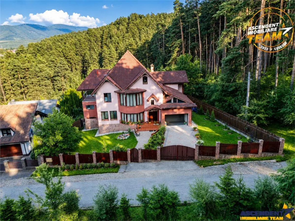 Resedinta privata la marginea padurii, 1.400mp parc privat, terase, garaj incalzit, Sacele - foto 1