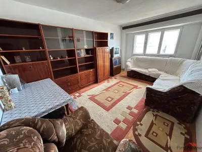 Apartament cu 3 camere de vanzare, zona Ceasul Rau. - Focsani