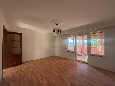 Casa individuala de vanzare + 7 ari de teren, Grosi - foto 2