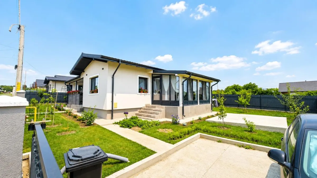 Casa 4 camere single  400 mp teren MIROSLAVA Ciurbesti - foto 1