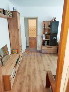Apartament 3 camere, etaj 1, centrala proprie, 51 mp - Dacia - Iasi