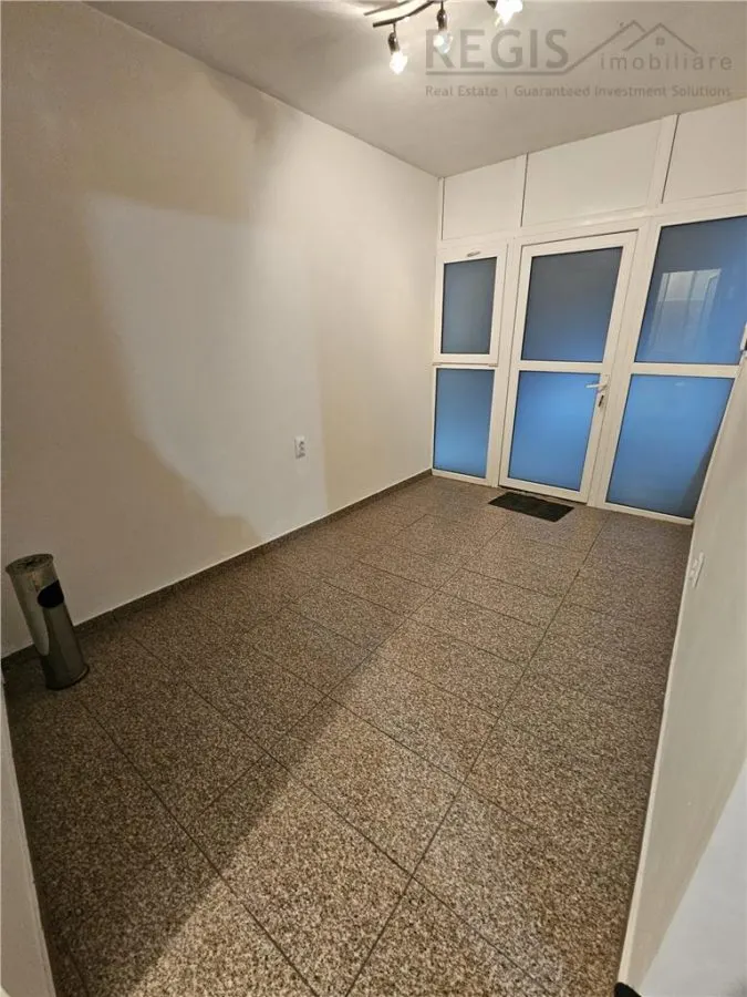 Spatiu Comercial ULTRACENTRAL PIATA SFATULUI - foto 8