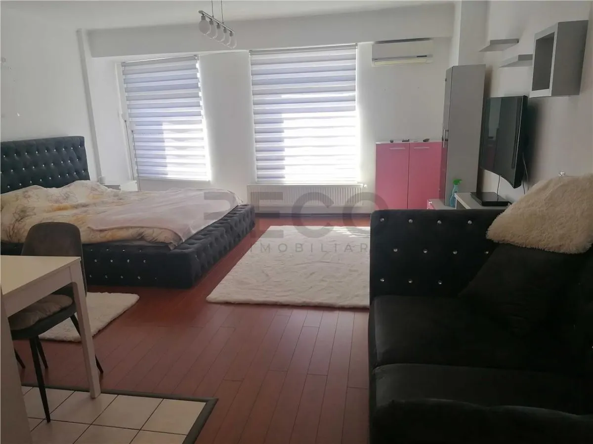 RECO, Apartament de Lux Bloc Luceafarul - foto 1