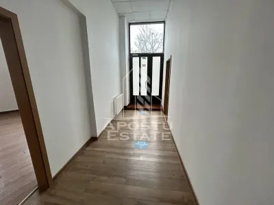 Spatiu comercial stradal, 222 mp, zona centrala Baile Neptun - foto 9