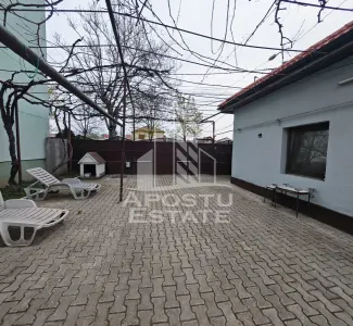 Casa individuala de vanzare, cu 4 camere si 2 garaje, zona Lipovei - foto 7