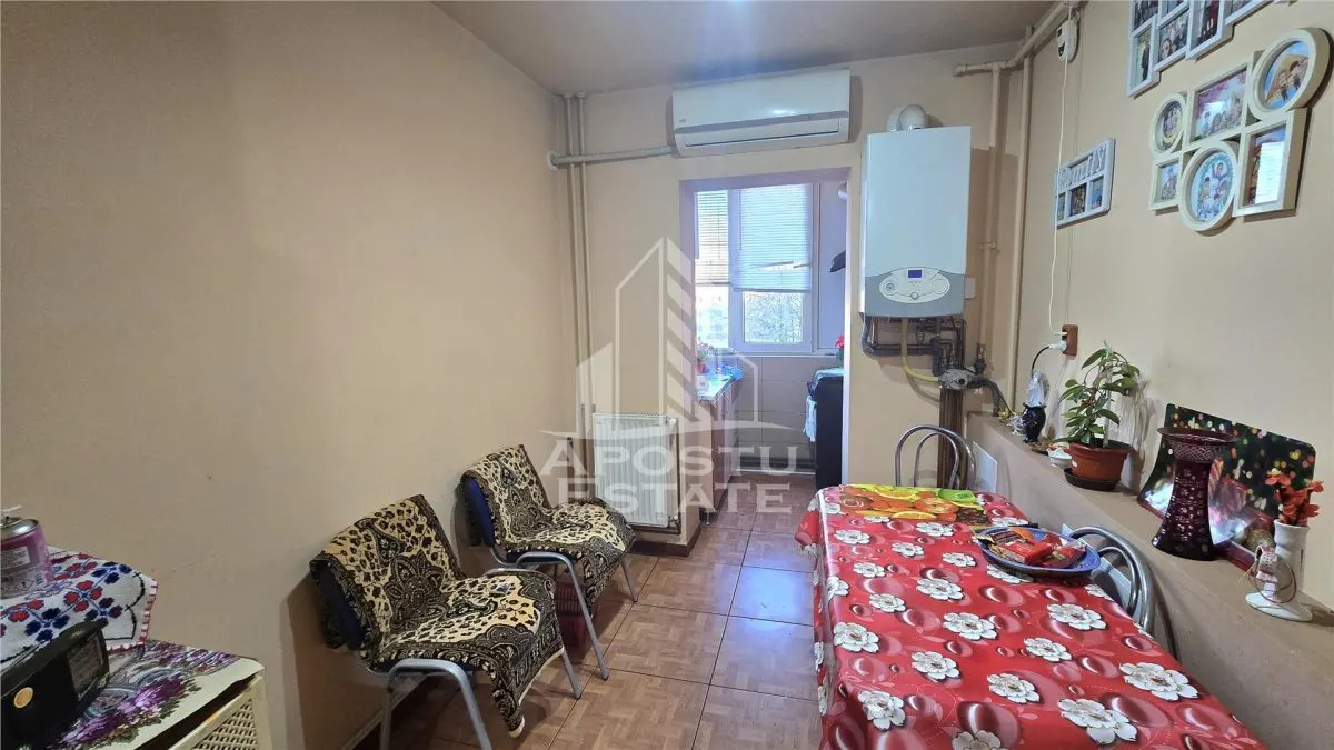 Apartament de vanzare cu 3 camere, centrala proprie, etaj 3, Lipovei - foto 1
