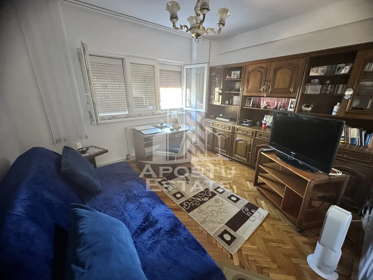 Apartament de vanzare cu 3 camere, 2 bai, 76mp, zona Spitalul Judetean - foto 6