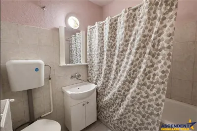Casa potential:activitati comerciale, birouri, locuire multifamiliala,677 mp teren - foto 10